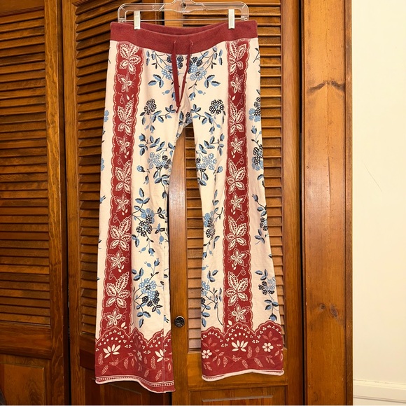 Lucky Brand Pants - EUC Vintage Lucky Brand wide-leg sweatpants, red/blue/cream floral, size M